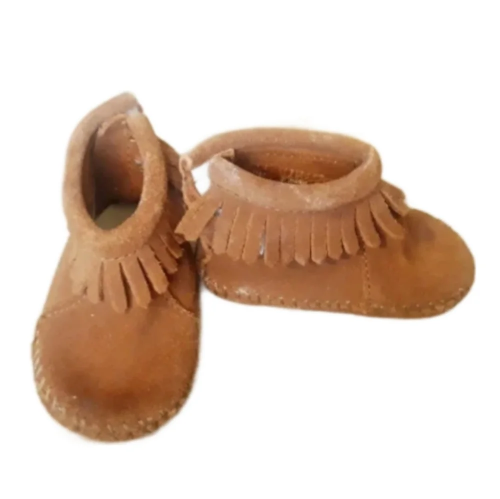 Minnetonka Fringe Moccasins / Baby Size 2 Tan Leather Moccasins